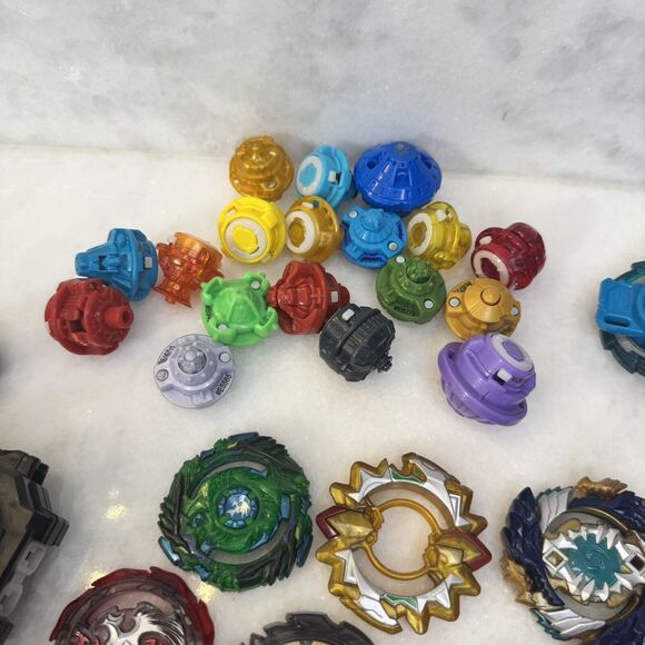 Beyblade Lot - Metal & Plastic - Mixed Lot with Launchers & Burst Series - Picture 6 of 15